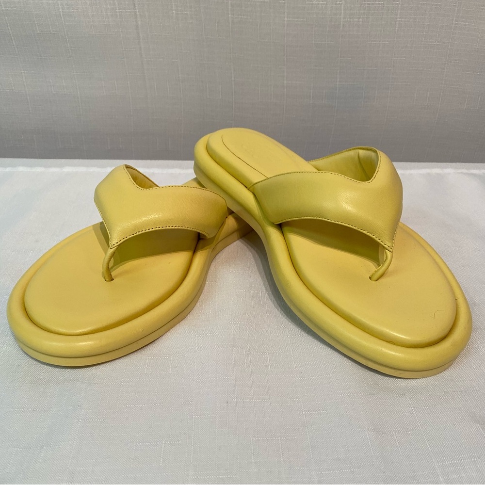 Gia Borghini Women's Yellow Leather Thong Slide Sandals Size US 9/ EU 39  $475